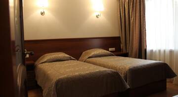 Трехместный номер  в Гостинице Victoria Hotel